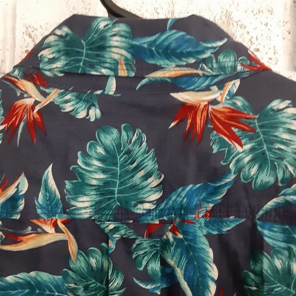 International Report Large Button Down Hawaiian, Magnum P.I. - Picture 8 of 8